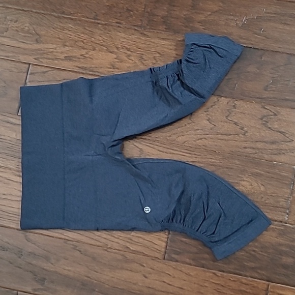 Lululemon Athletica In the Flow II Crop Navy Blue Leggings size 6 - Picture 2 of 8